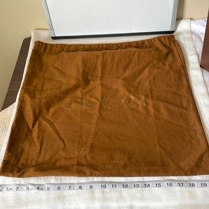 Pre owned authentic Gucci drawstring dust big Large